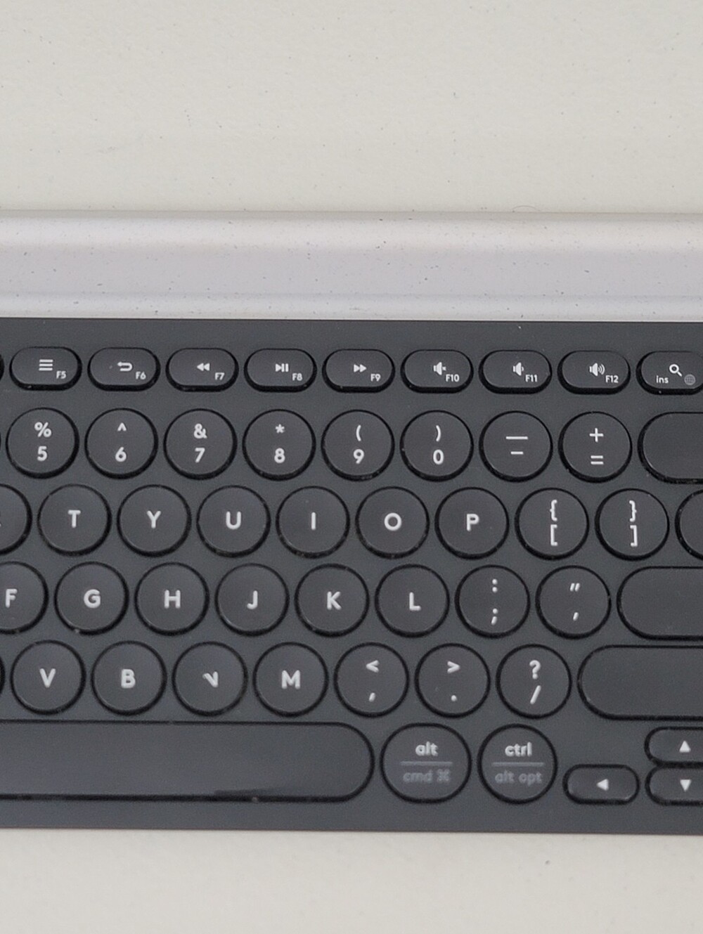 Logitech K780 Multi Device Wireless Keyboard Complete In Box! - Picture 4 of 11